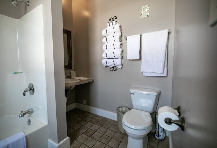 فندق Nauvoo Temple House