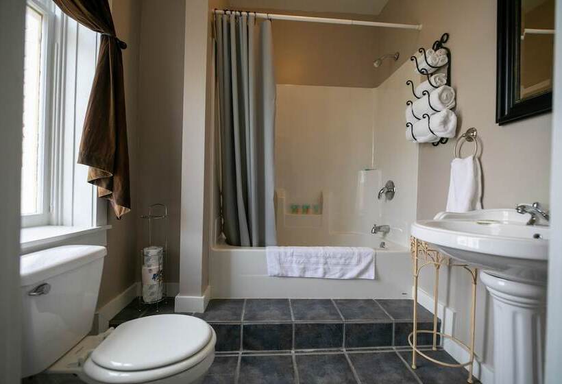 فندق Nauvoo Temple House