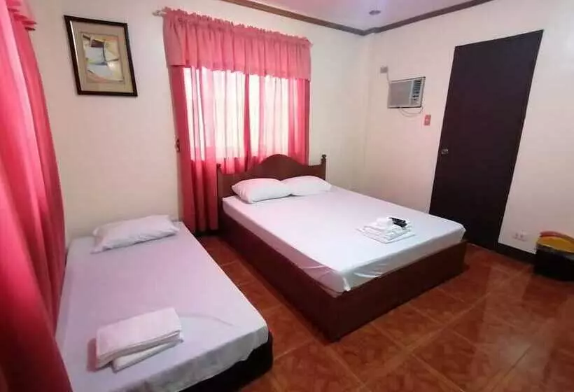 Hotelli Oyo 879  Lauriens Budget  2