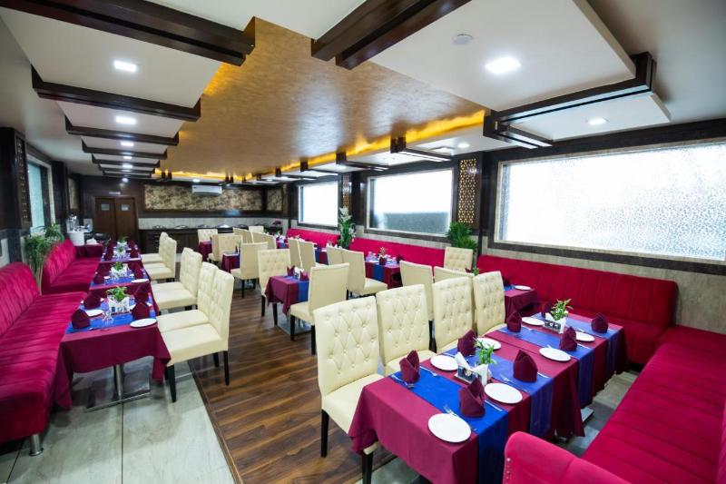 هتل The Fern Residency Katra