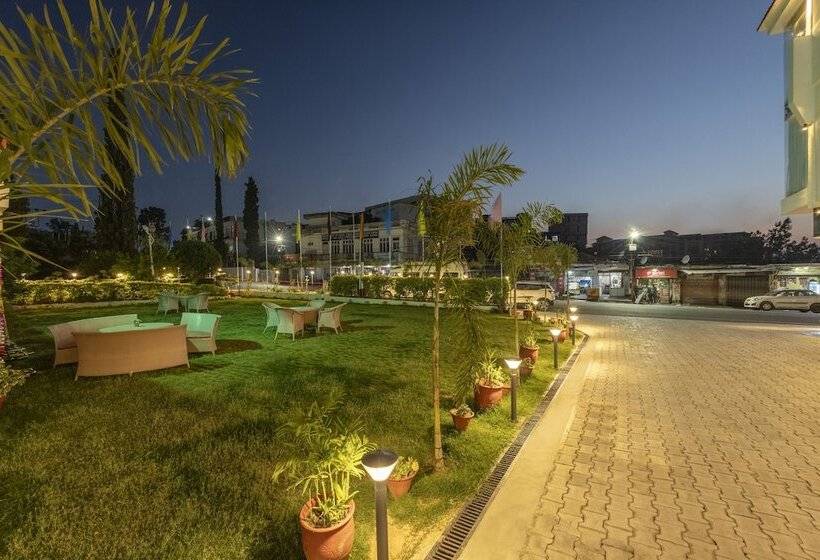 هتل The Vaishnodevi Sarovar Portico