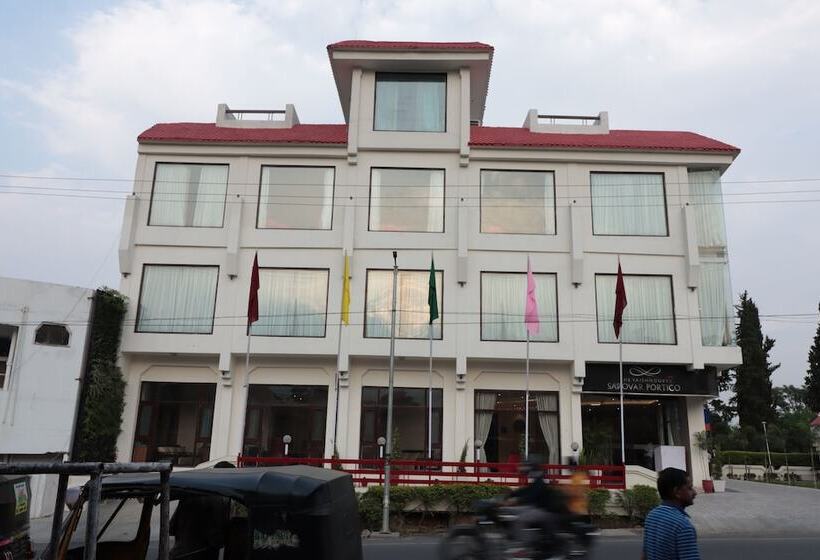 هتل The Vaishnodevi Sarovar Portico