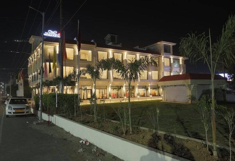 هتل The Vaishnodevi Sarovar Portico