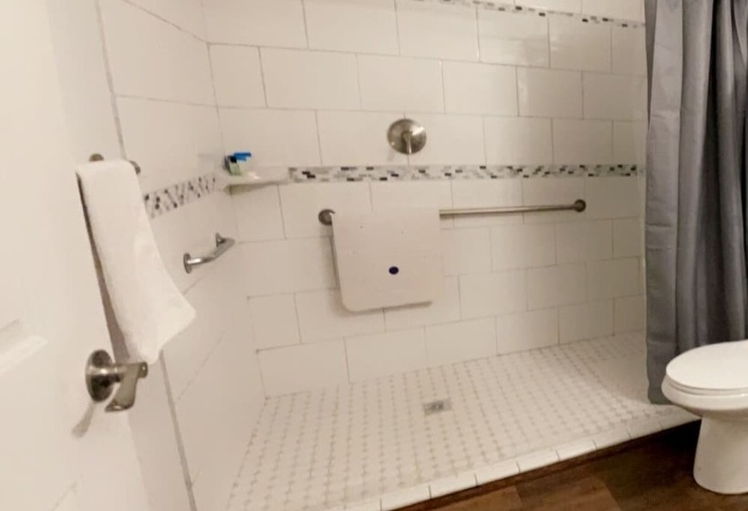 Motel Riverfront Lodging