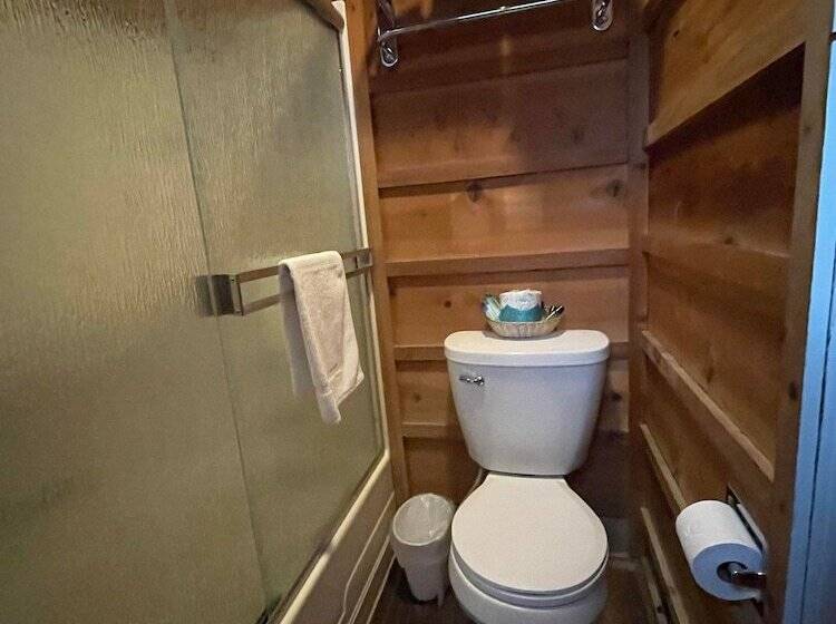 Motel Riverfront Lodging