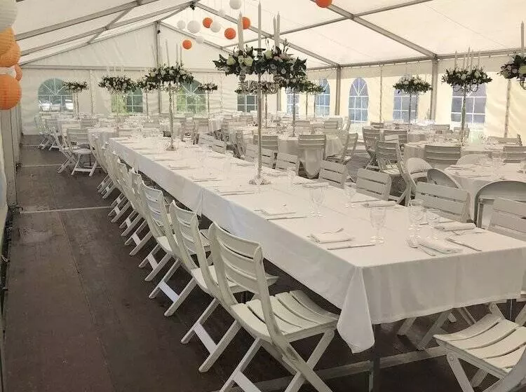 Majatalo Orangerie De Chatel Sélection Figaro & Elle Magazine