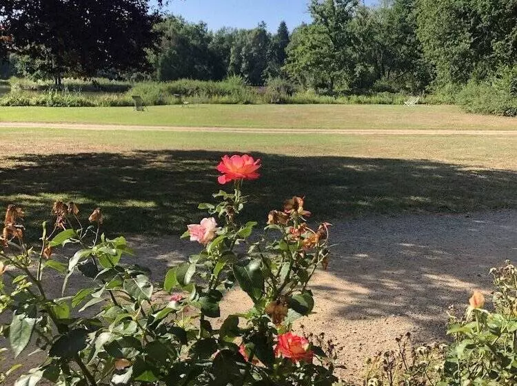 Majatalo Orangerie De Chatel Sélection Figaro & Elle Magazine