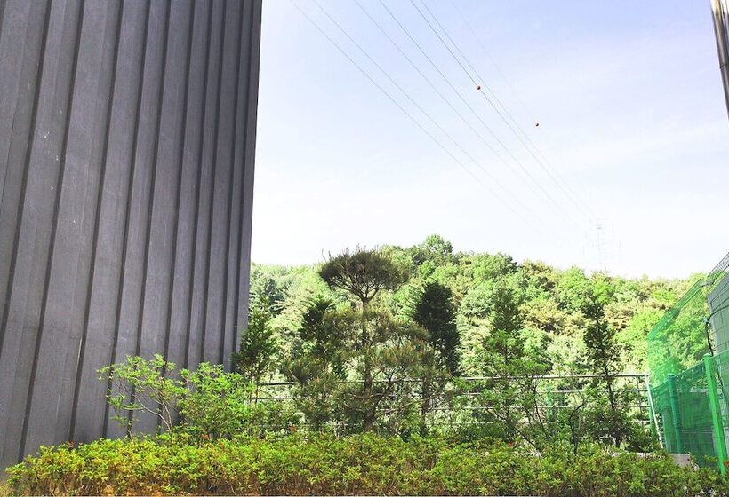 Pocheon Hotel Commune Motel