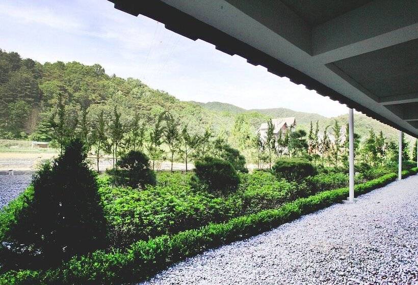 Pocheon Hotel Commune Motel