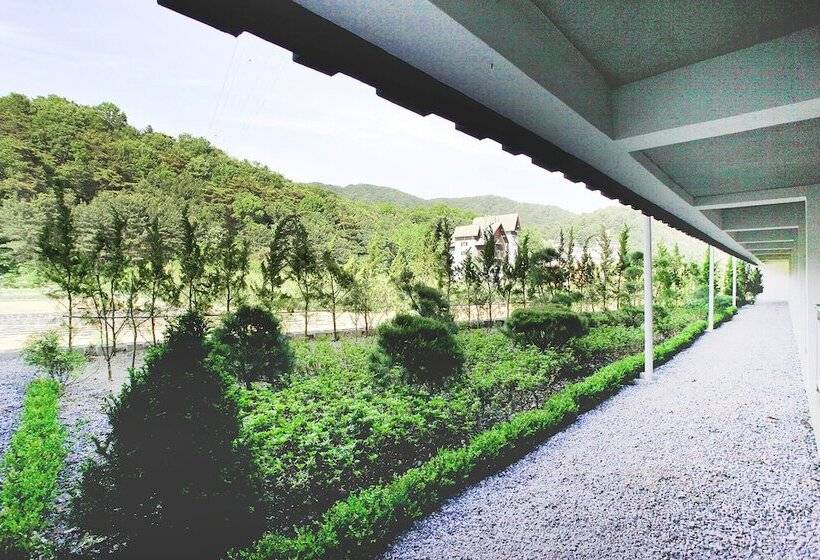 Pocheon Hotel Commune Motel