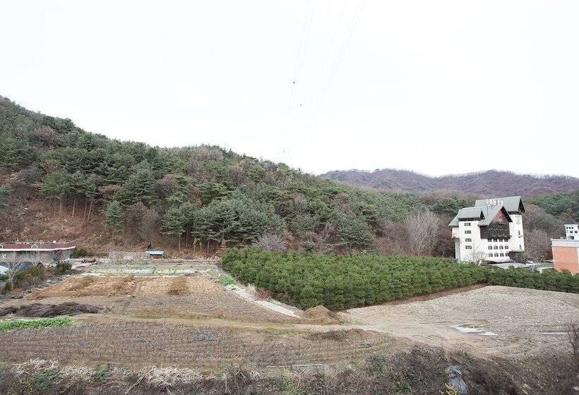 Pocheon Hotel Commune Motel