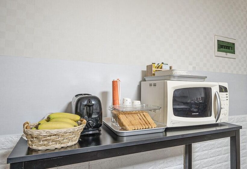 Pohang Ocheon Party Rock Motel