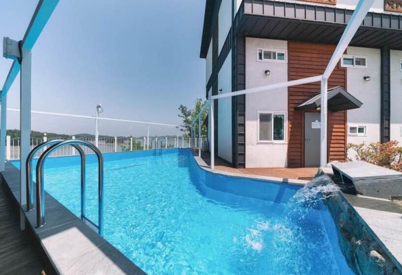 Sacheon Haewoolim Pension