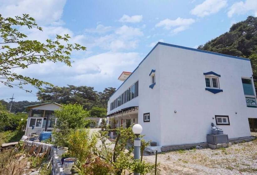 Taean Songjuk Gaheon Pension