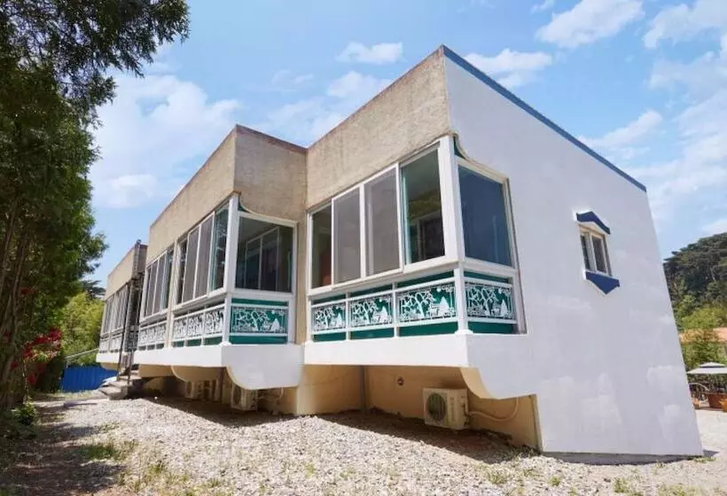 Taean Songjuk Gaheon Pension