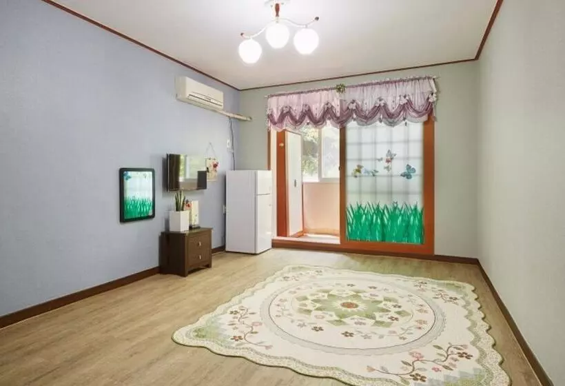 Taean Songjuk Gaheon Pension