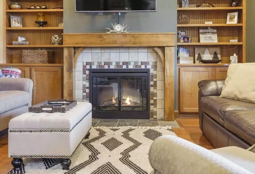 Taneycomo Retreat Lakefront Condo
