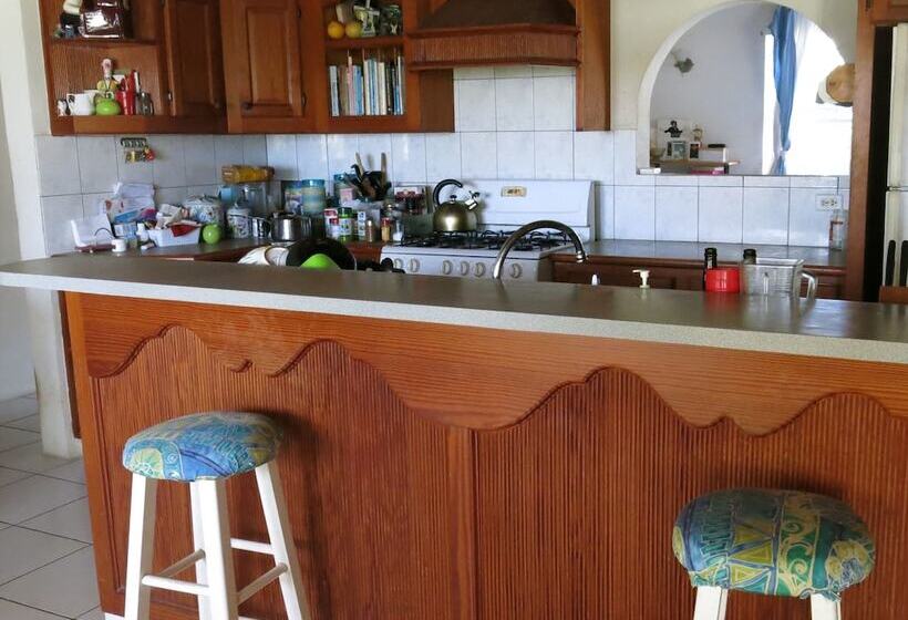 Gemini House Bed & Breakfast