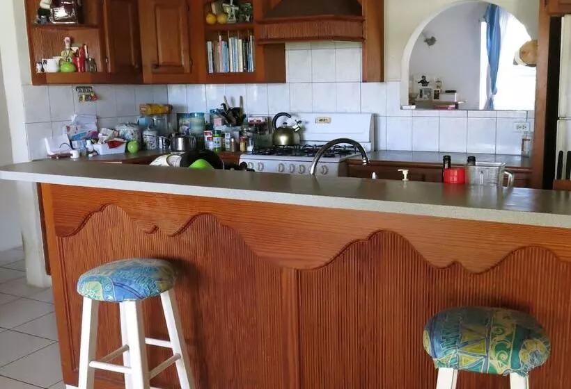 Gemini House Bed & Breakfast