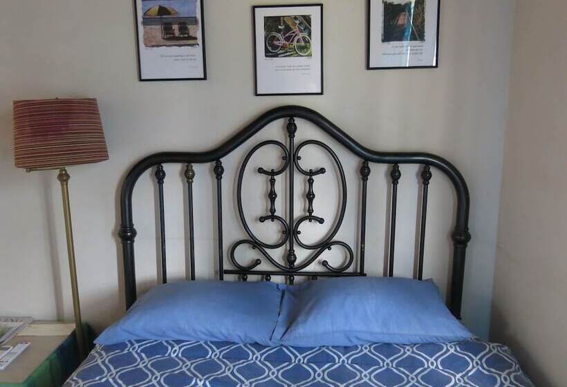 Gemini House Bed & Breakfast
