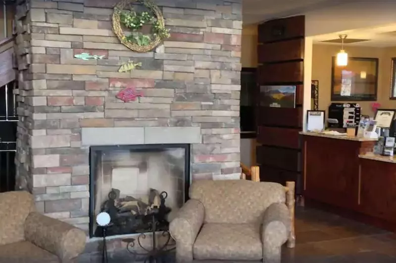 Отель A Riverside Inn Travelodge By Wyndham