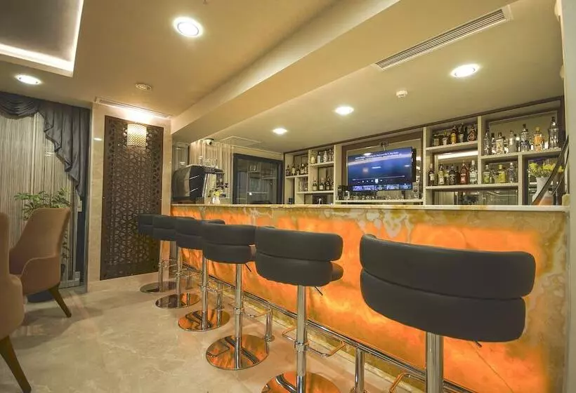 Antusa Palace Hotel & Spa