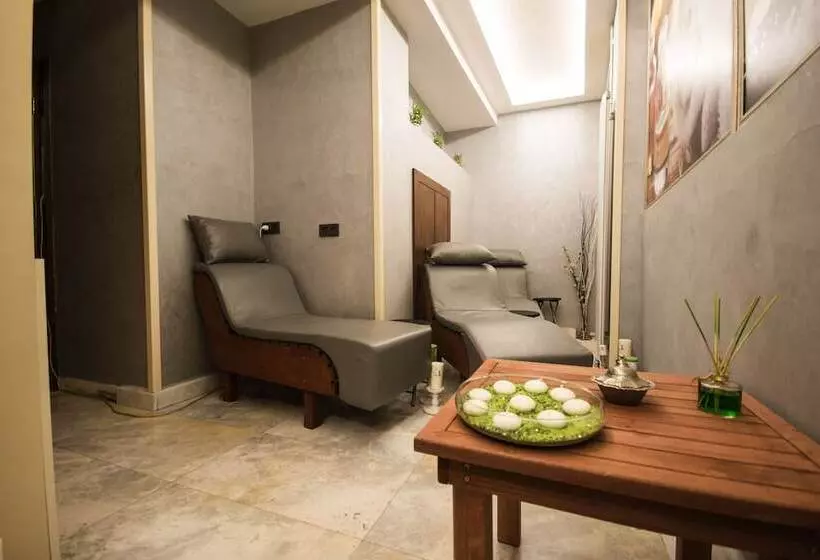 Antusa Palace Hotel & Spa