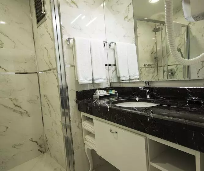 Antusa Palace Hotel & Spa