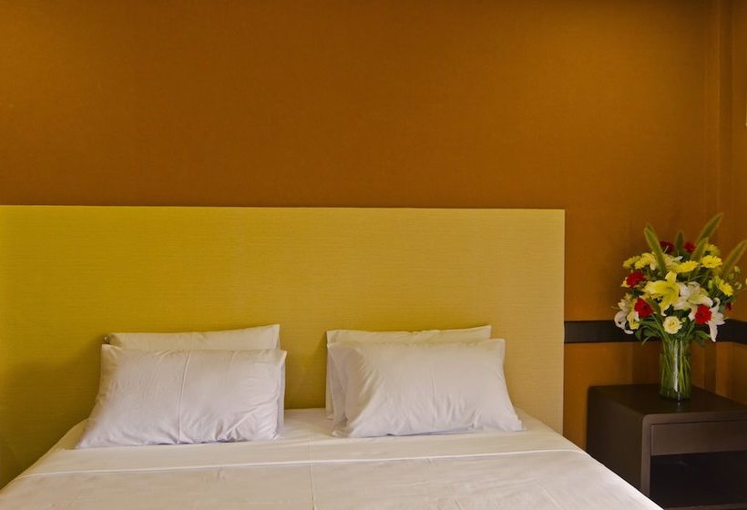 Отель Camp Holiday Resort & Recreation Area