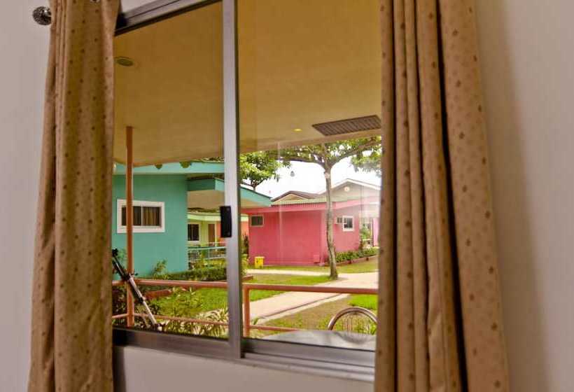 Отель Camp Holiday Resort & Recreation Area