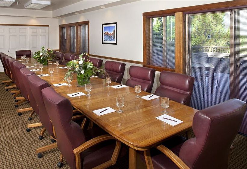 Отель Eagle Crest Resort Vacation Rentals