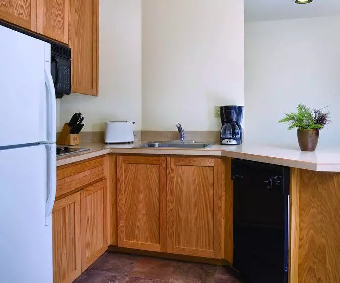 Отель Eagle Crest Resort Vacation Rentals