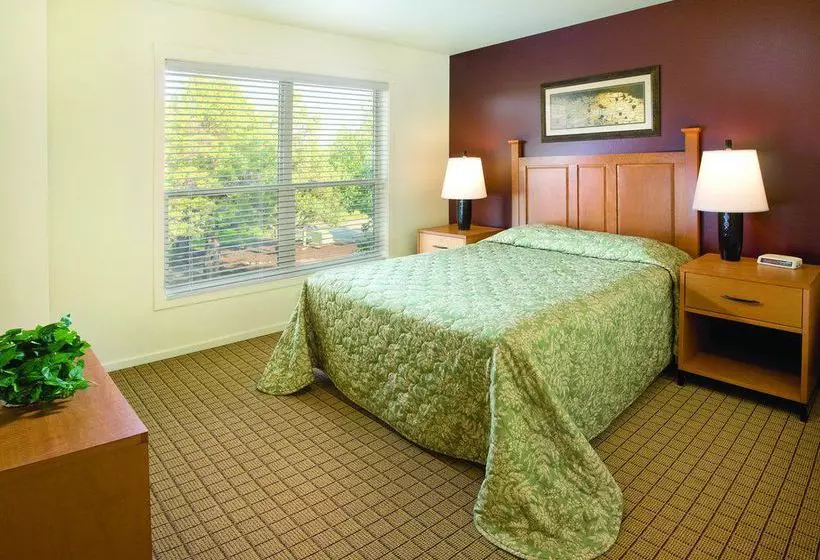 Отель Eagle Crest Resort Vacation Rentals