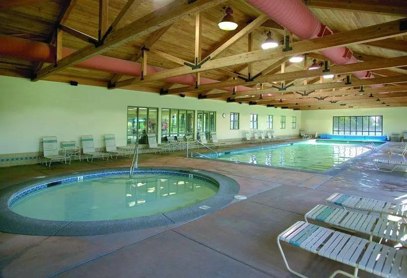 Отель Eagle Crest Resort Vacation Rentals