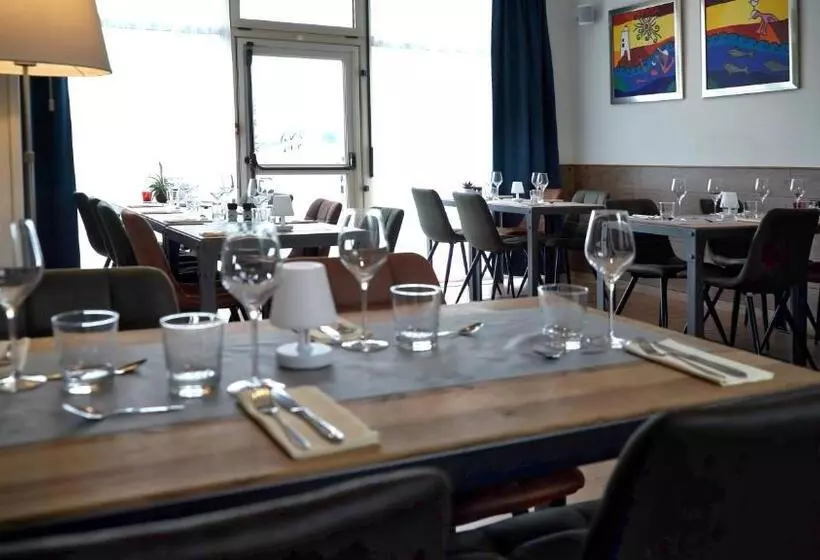 Отель Entre Nous