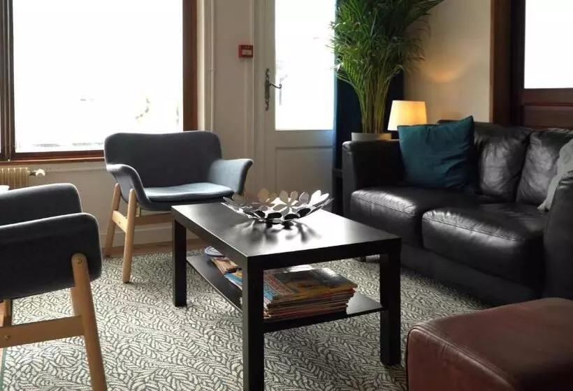 Отель Entre Nous