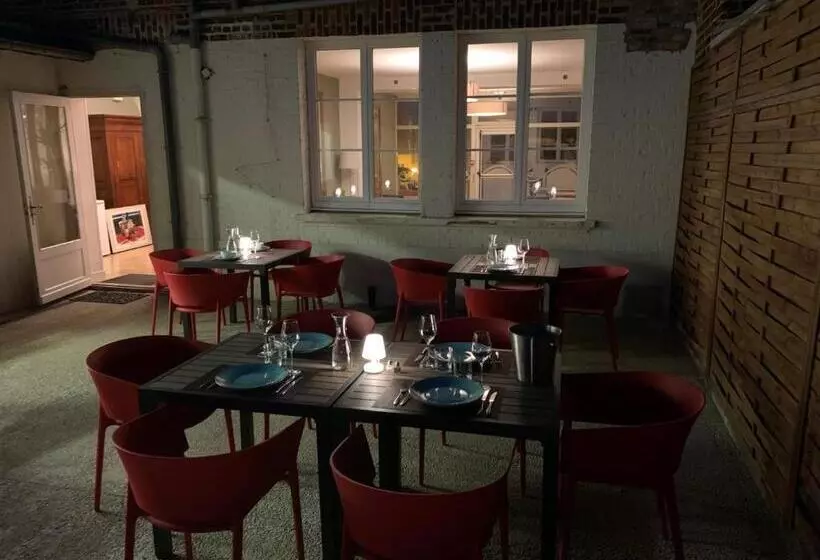 Отель Entre Nous