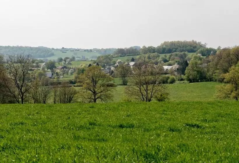 Отель Entre Nous