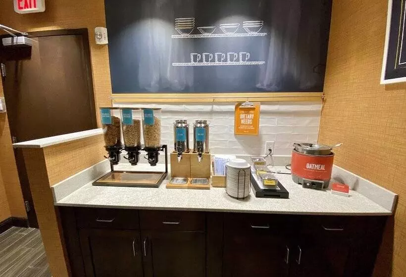 酒店 Hampton Inn & Suites Deland