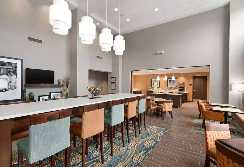 酒店 Hampton Inn & Suites Deland