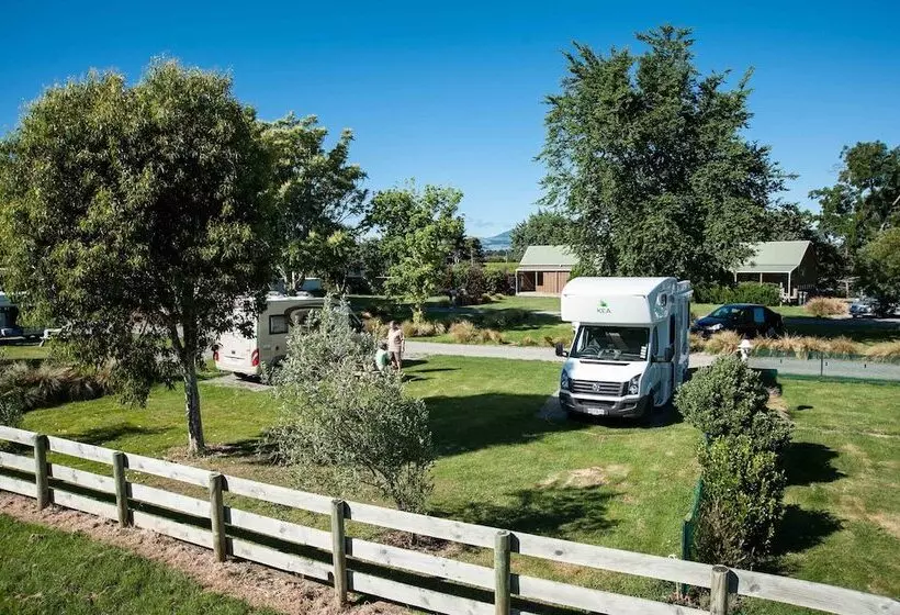 호텔 Martinborough Top 10 Holiday Park