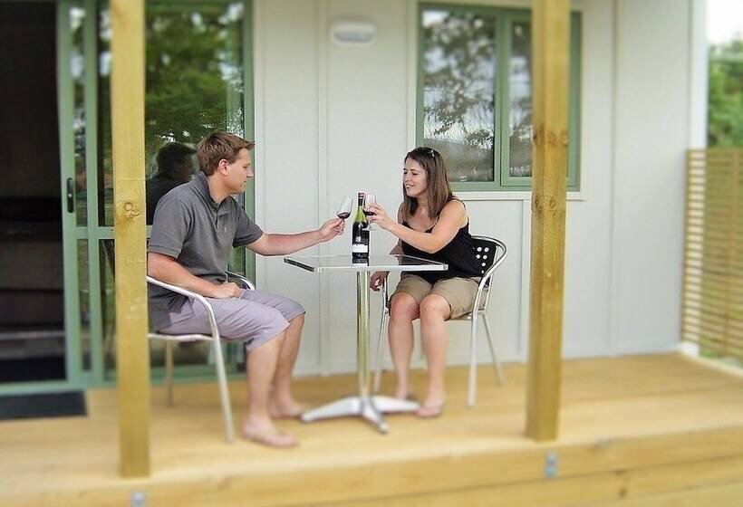בית מלון כפרי Martinborough Top 10 Holiday Park