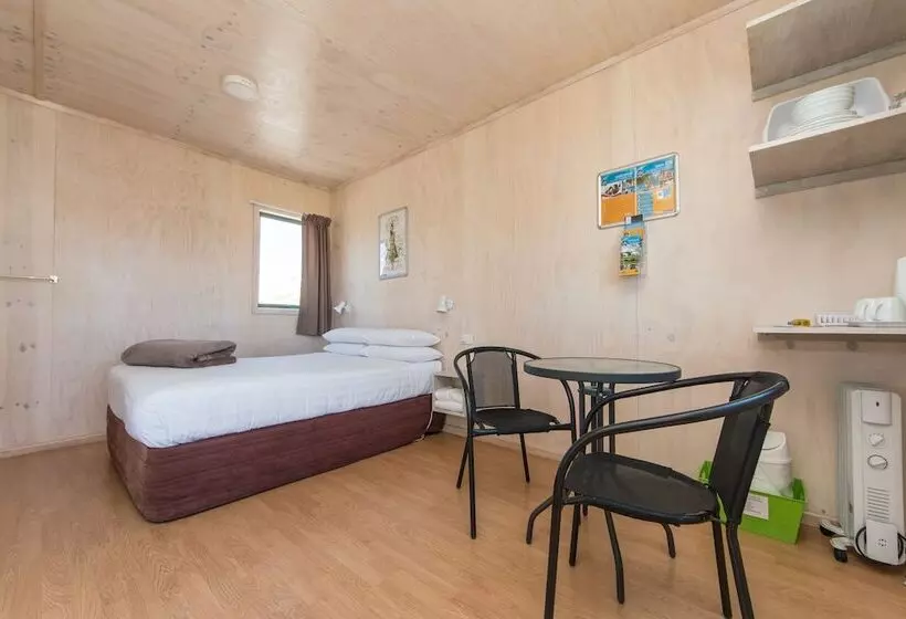 호텔 Martinborough Top 10 Holiday Park