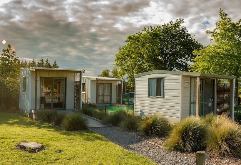 בית מלון כפרי Martinborough Top 10 Holiday Park
