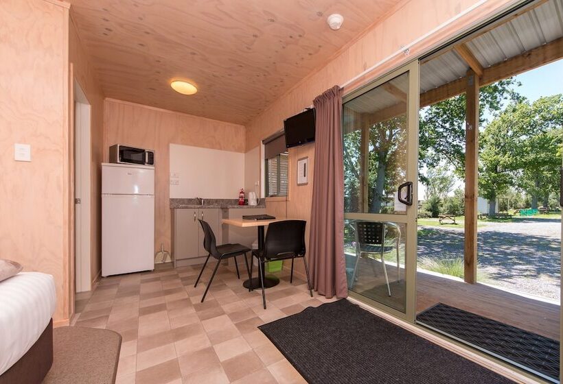 בית מלון כפרי Martinborough Top 10 Holiday Park