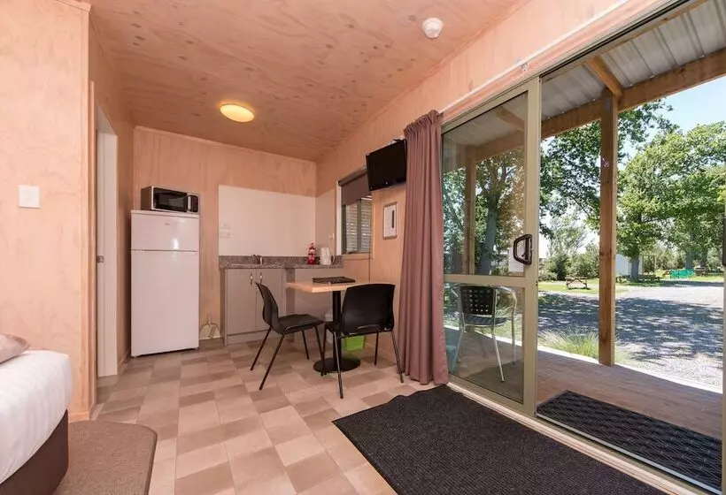 호텔 Martinborough Top 10 Holiday Park