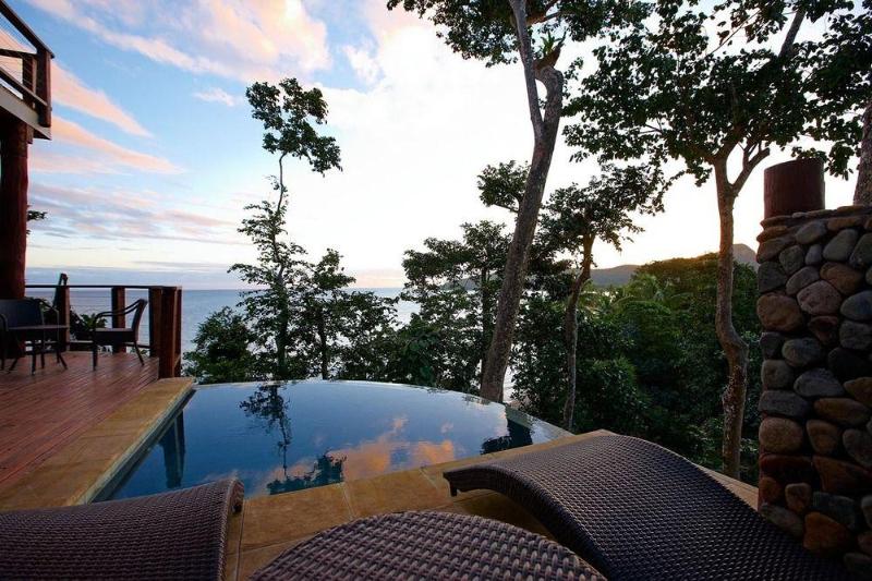 فندق Nanuku Resort Fiji