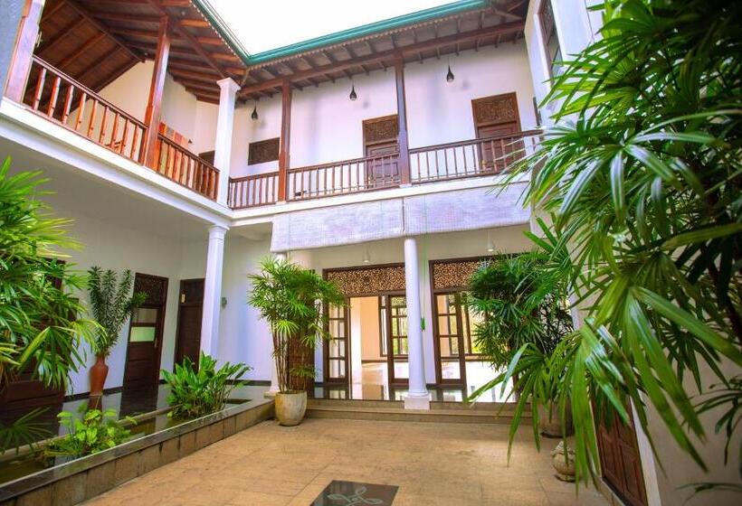 فندق Niyagama House