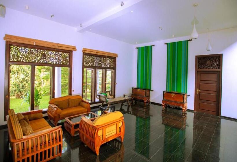 فندق Niyagama House