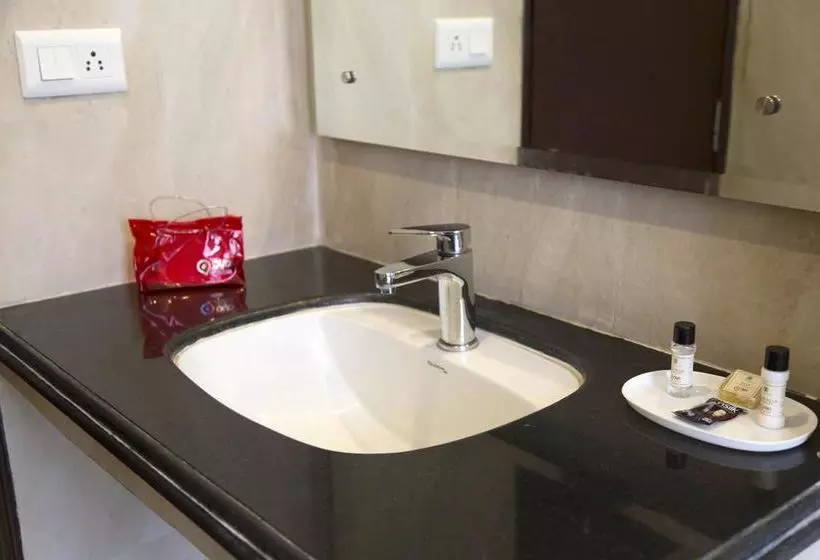 Hotel Oyo Rooms Bani Park Shri Ram Marg